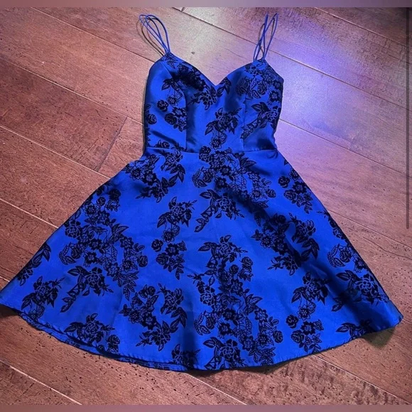 B. Darlin floral open back cocktail dress - Picture 2 of 7